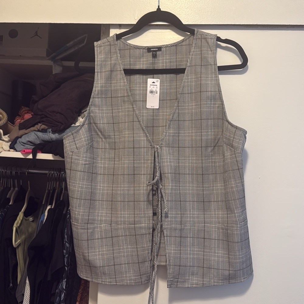 NWT Express plaid tie front tank - Picture 3 of 5